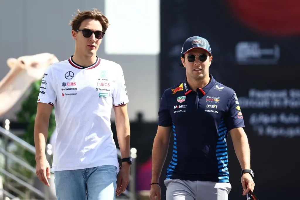 Checo Pérez junto a George Russell en 2024 (Getty Images)