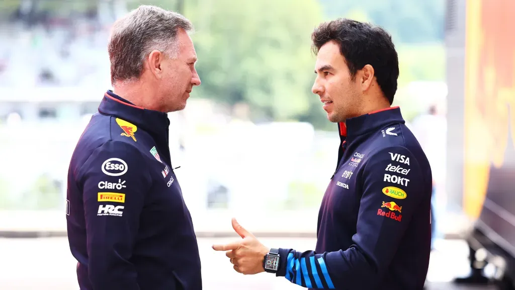 Checo Pérez y Christian Horner, jefe de Red Bull