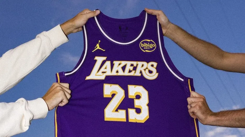 Nuevo jersey de Lakers para la NBA 2025-26. (Foto: X / @Lakers)