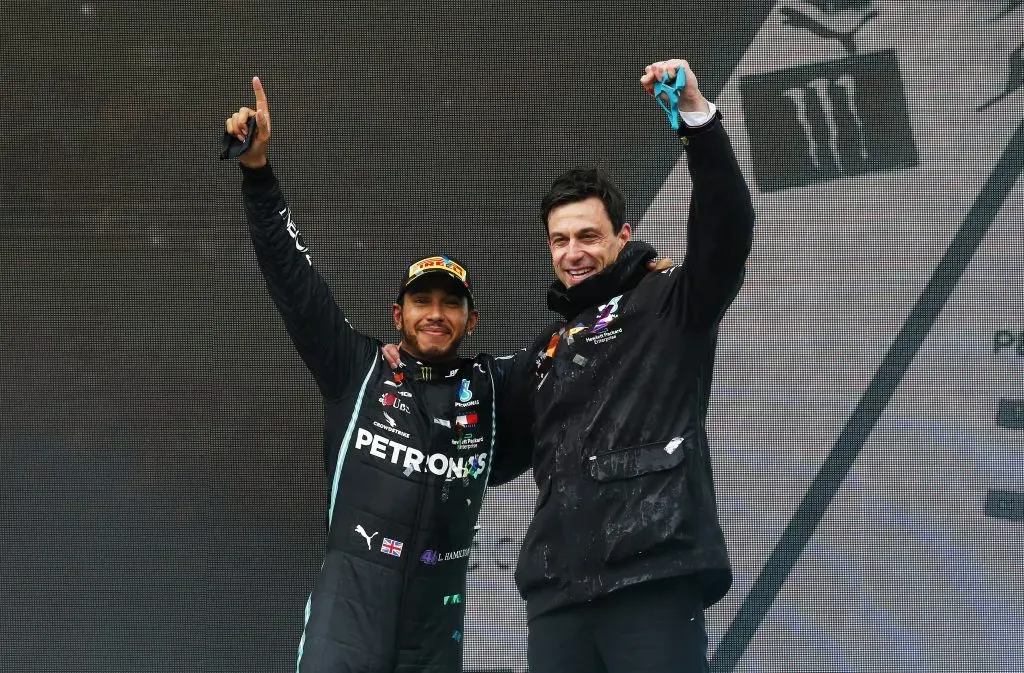 Lewis Hamilton y Toto Wolff en Mercedes (Getty Images)