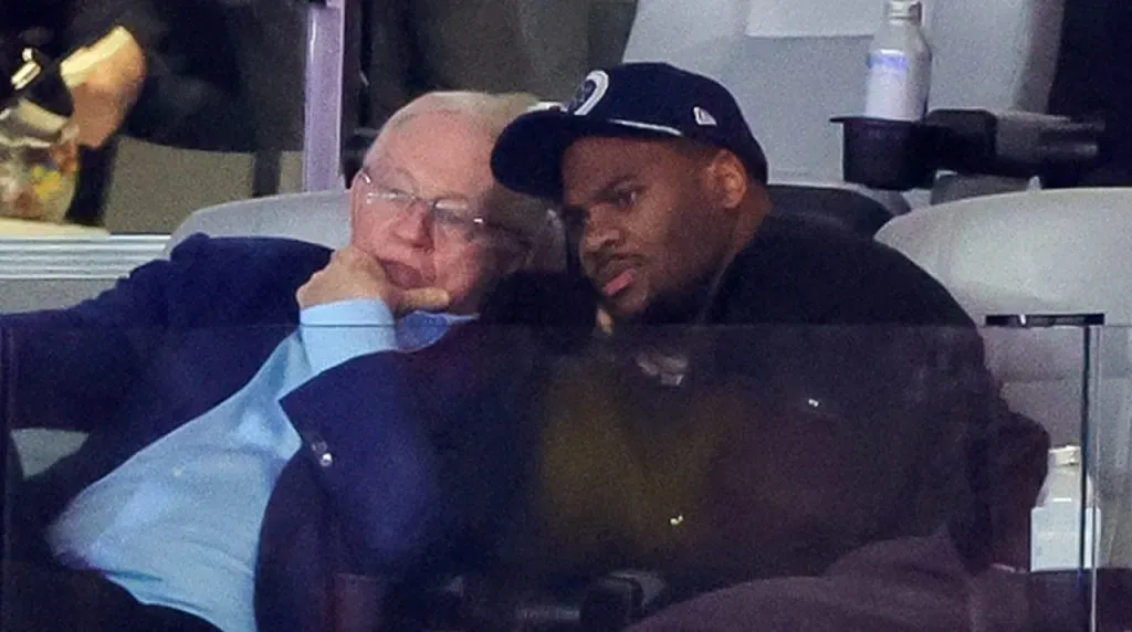 Jerry Jones y Micah Parsons. (Foto: Getty Images)