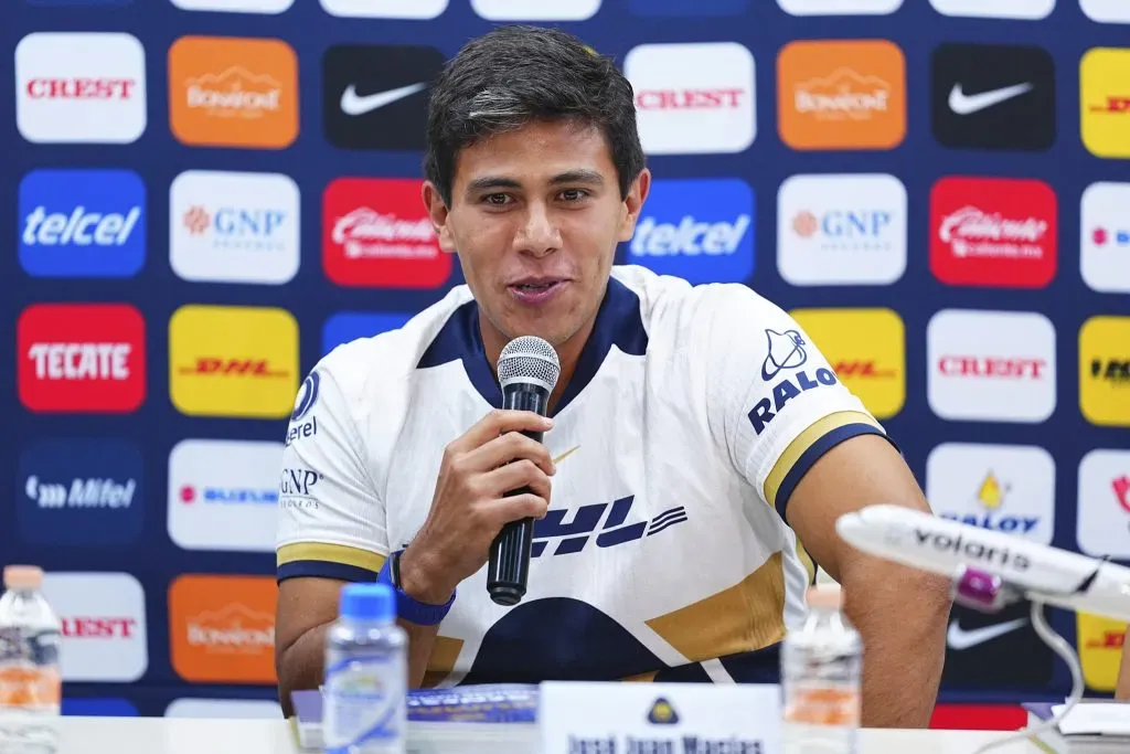 José Juan Macías en su presentación con Pumas (Imago7)