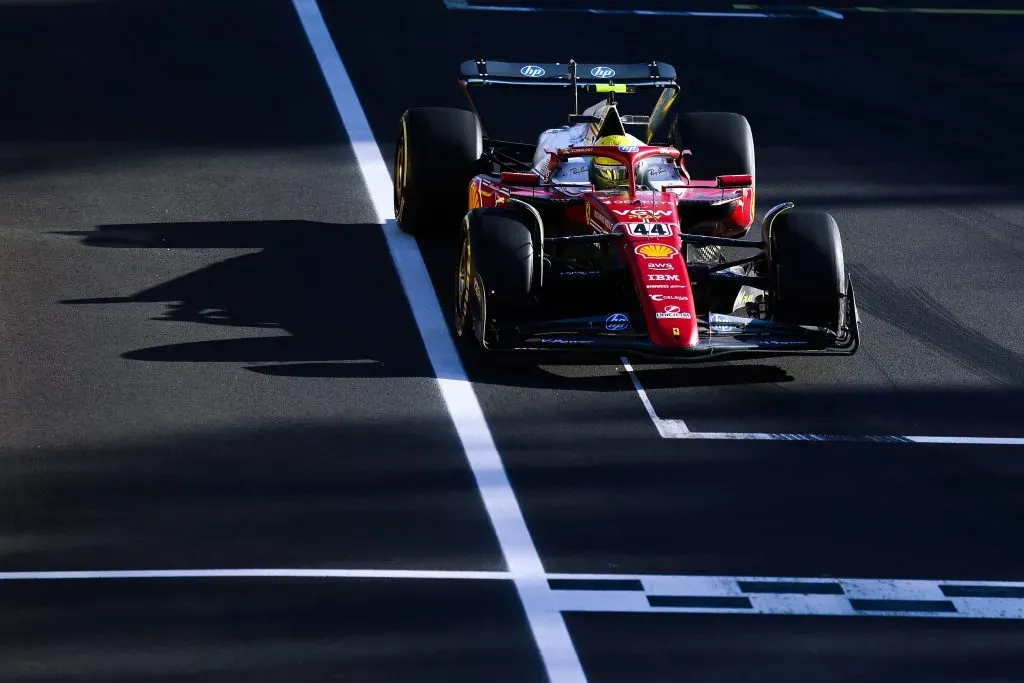 Lewis Hamilton con Ferrari en Monza (GETTY IMAGES)