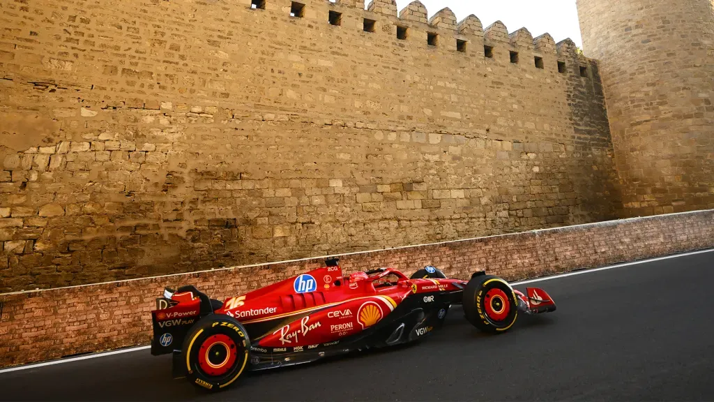 Ferrari en el circuito callejero de Baku