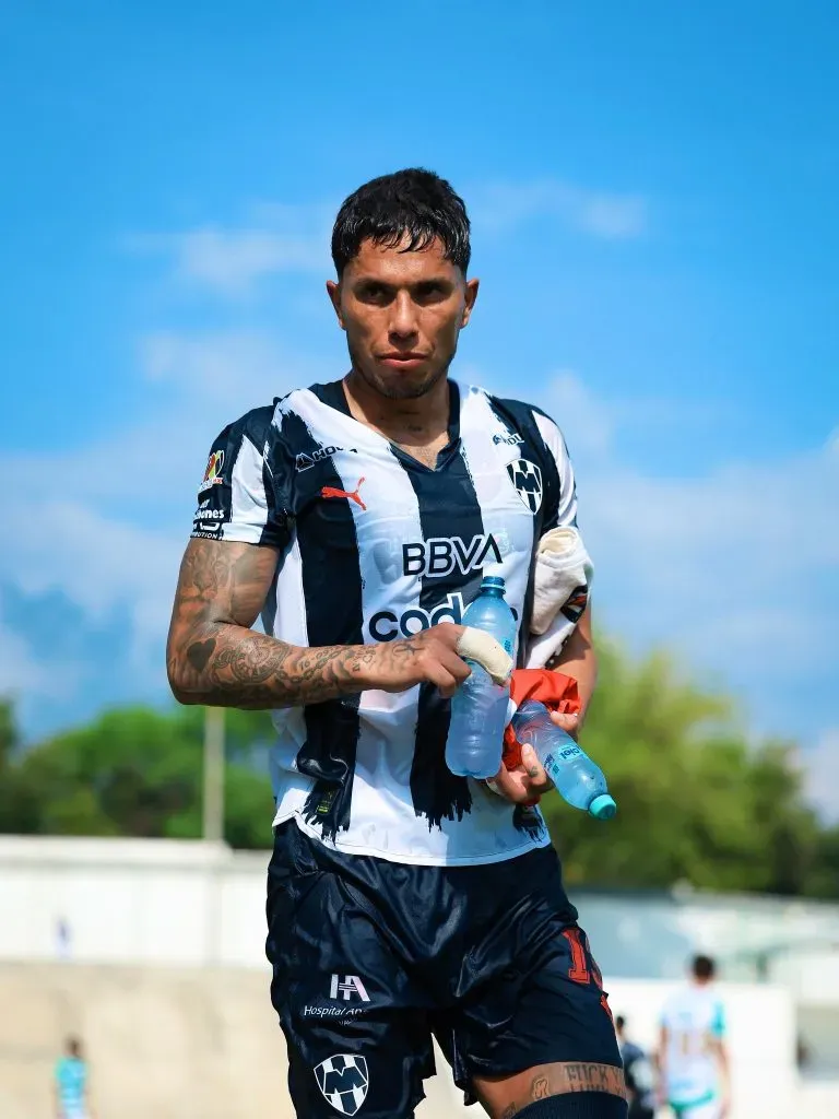 Carlos Salcedo en el partido del Sub-21 (@Rayados)