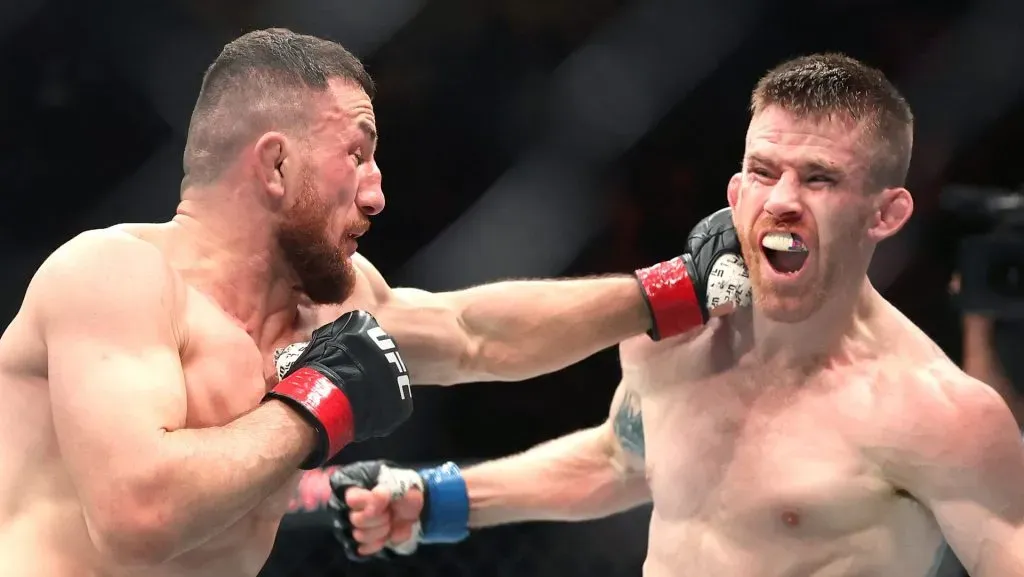 Merab Dvalishvili derrotó a Cory Sandhagen par extender su reinado en las 135 libras. (GETTY IMAGES)