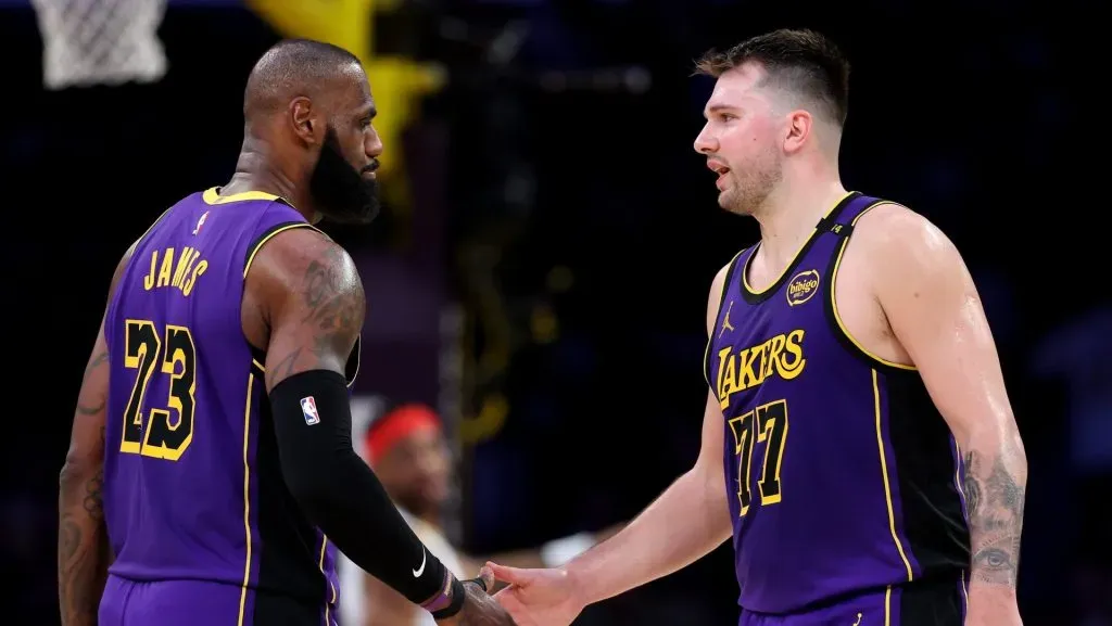 LeBron James y Luka Doncic quiere volver a llevar a Los Angeles Lakers a lo más alto. (GETTY IMAGES)
