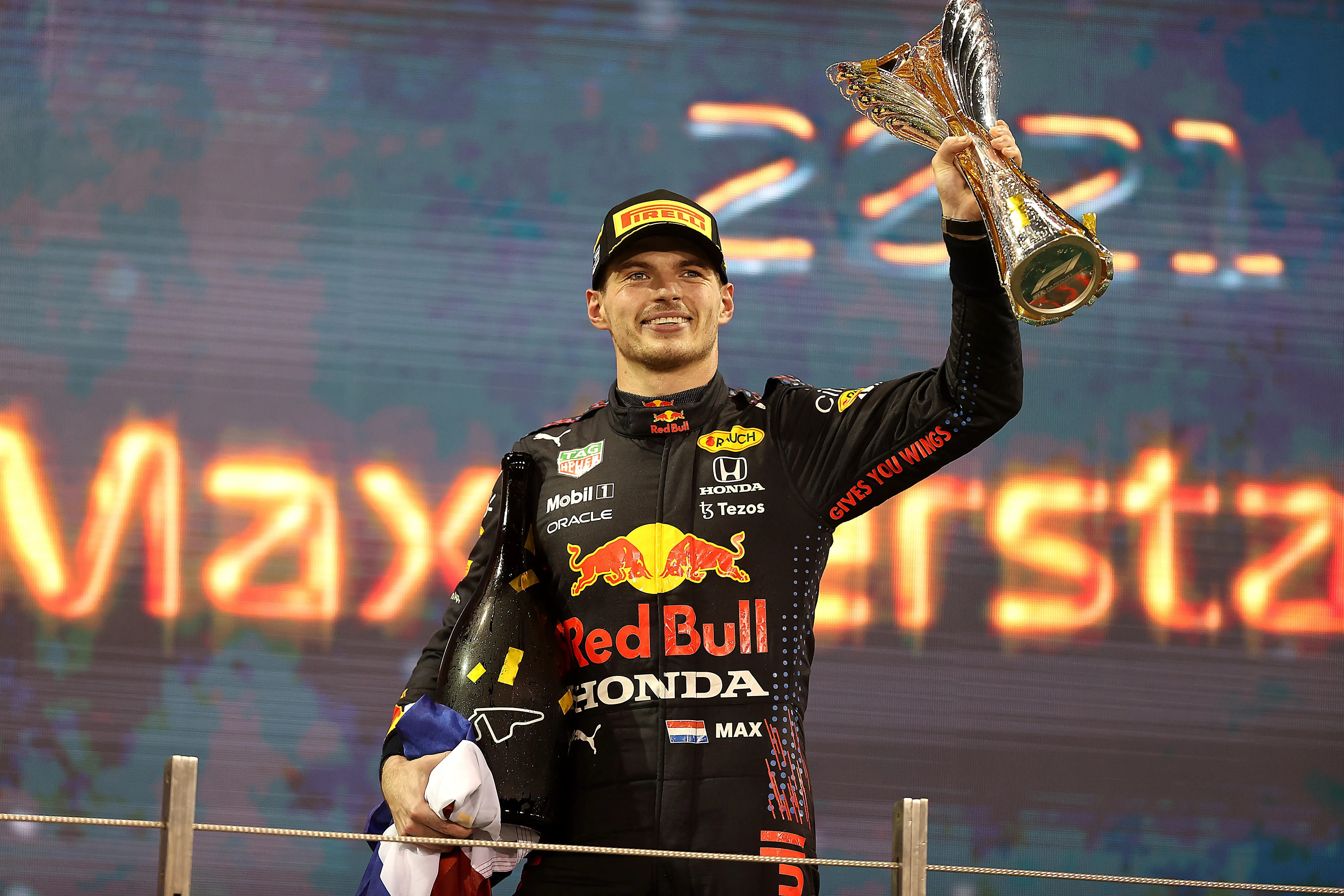 Max Verstappen celebra su título en Abu Dhabi 2021 (GETTY IMAGES)