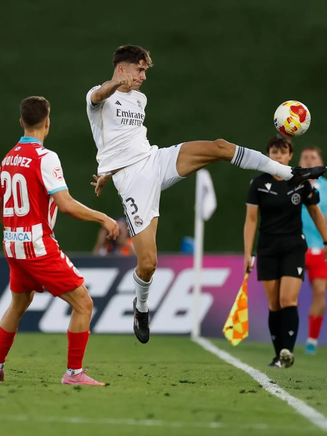 Víctor Valdepeñas en la filial de Real Madrid (Foto: @valdee.21)