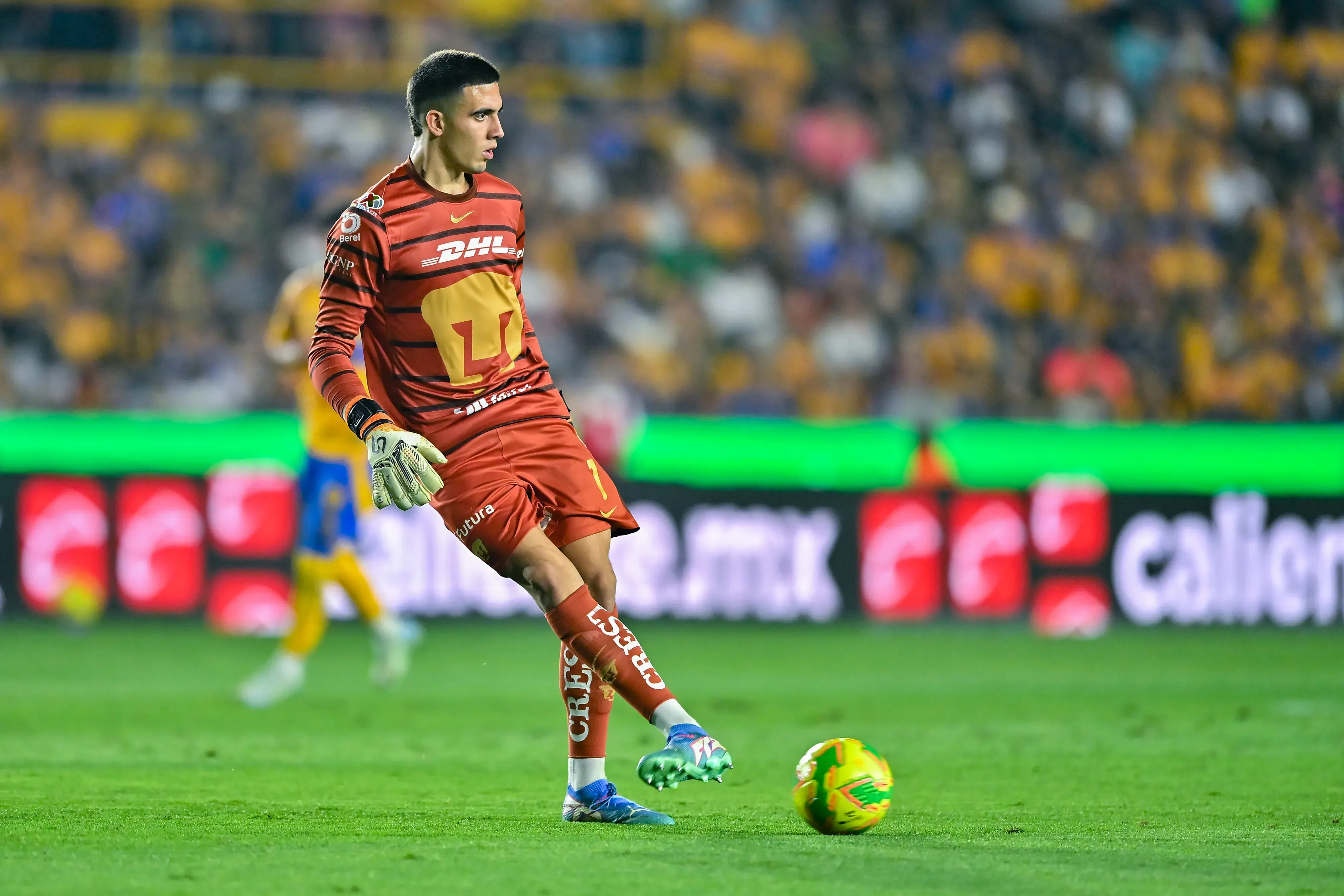 Álex Padilla durante su etapa en Pumas (Getty Images)