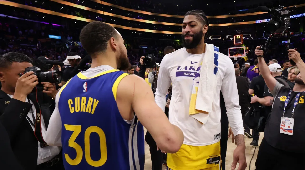 Stephen Curry y Anthony Davis en la NBA. (Foto: Getty Images)