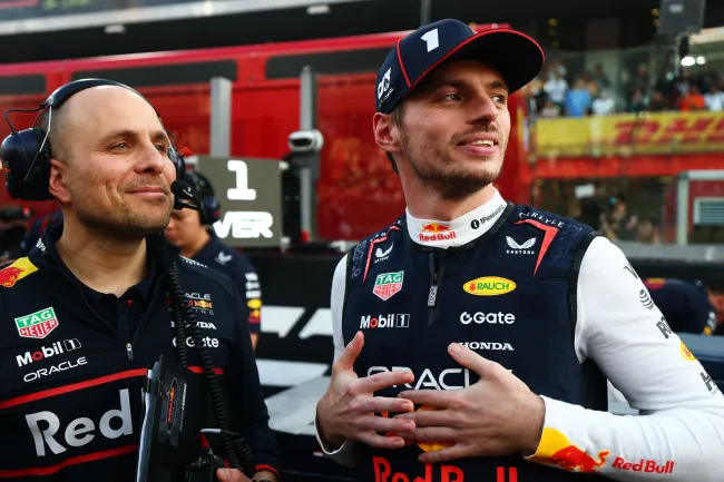 Gianpiero Lambiase y Max Verstappen en el GP de Abu Dhabi 2025 (GETTY IMAGES)