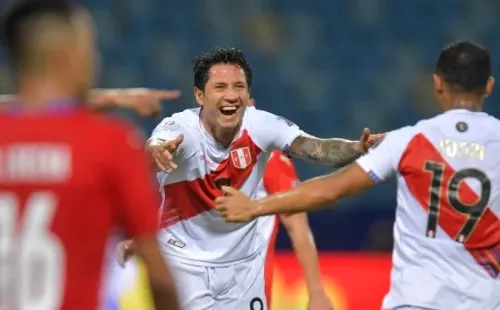 Gianluca Lapadula celebra en la Copa América pasada. Foto: Getty