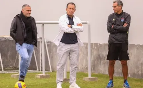 Juan Reynoso visitó la ‘Villa Poeta’. (Foto: Prensa UCV)