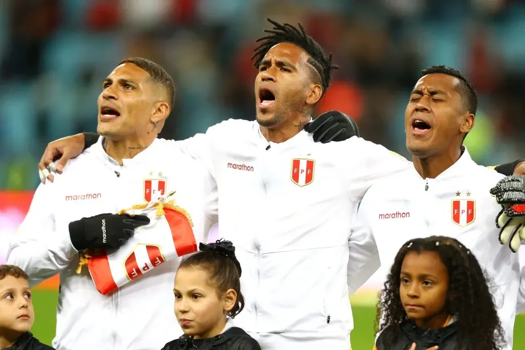 PORTO ALEGRE, BRAZIL – JULY 03: Paolo Guerrero and Pedro Gallese of Peru sing the national anthem prior to the Copa America Brazil 2019 Semi Final match between Chile and Peru at Arena do Gremio on July 03, 2019 in Porto Alegre, Brazil. (Photo by Lucas Uebel/Getty Images)