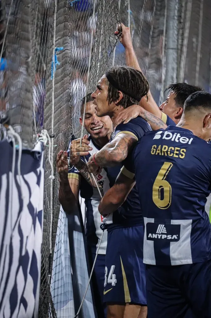 Paolo Guerrero celebrando con Alianza Lima. (Foto: Di’andello).