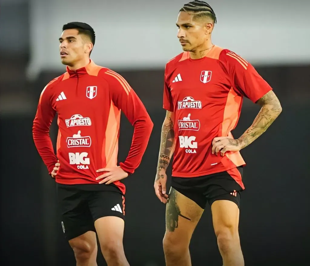 Luis Ramos y Paolo Guerrero durante un entrenamiento de la Selección Peruana (FPF).