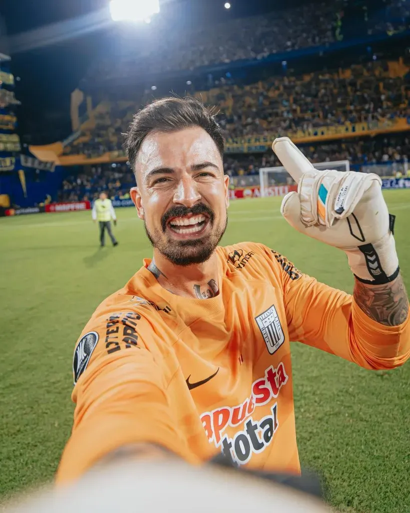 Guillermo Viscarra en La Bombonera. (Foto: Alianza Lima).