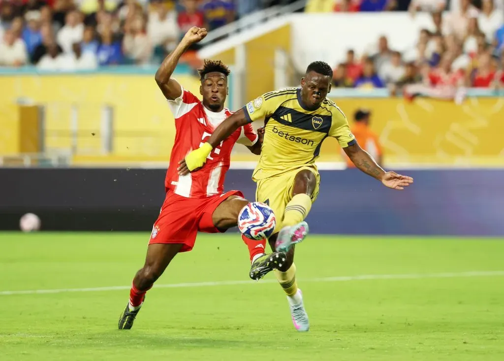 Luis Advíncula en el Mundial de Clubes (Foto: Getty).