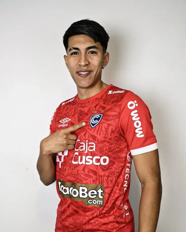 Gonzalo Aguirre presentado en Cienciano. (Foto: X).