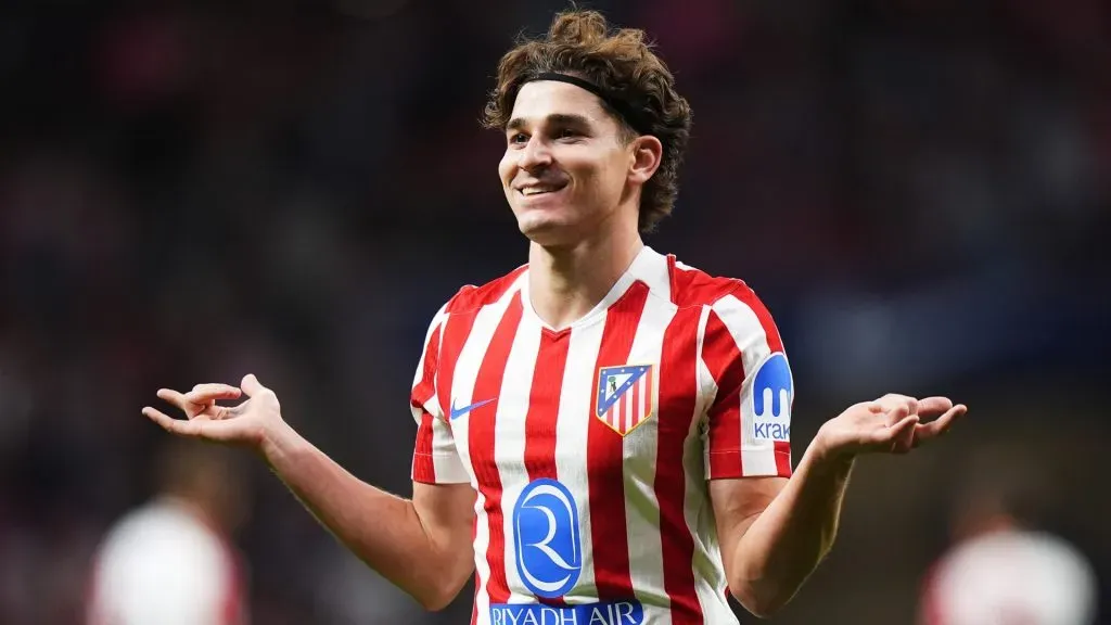 Julián Álvarez viene de convertirle tres goles al Rayo (Getty Images).