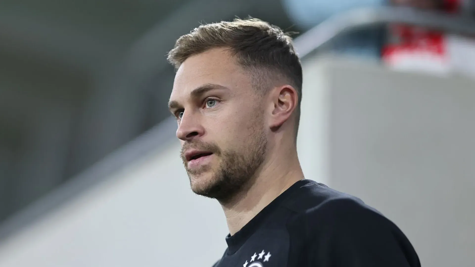 Así luce Joshua Kimmich, quien es suplente en Alemania ante Luxemburgo.