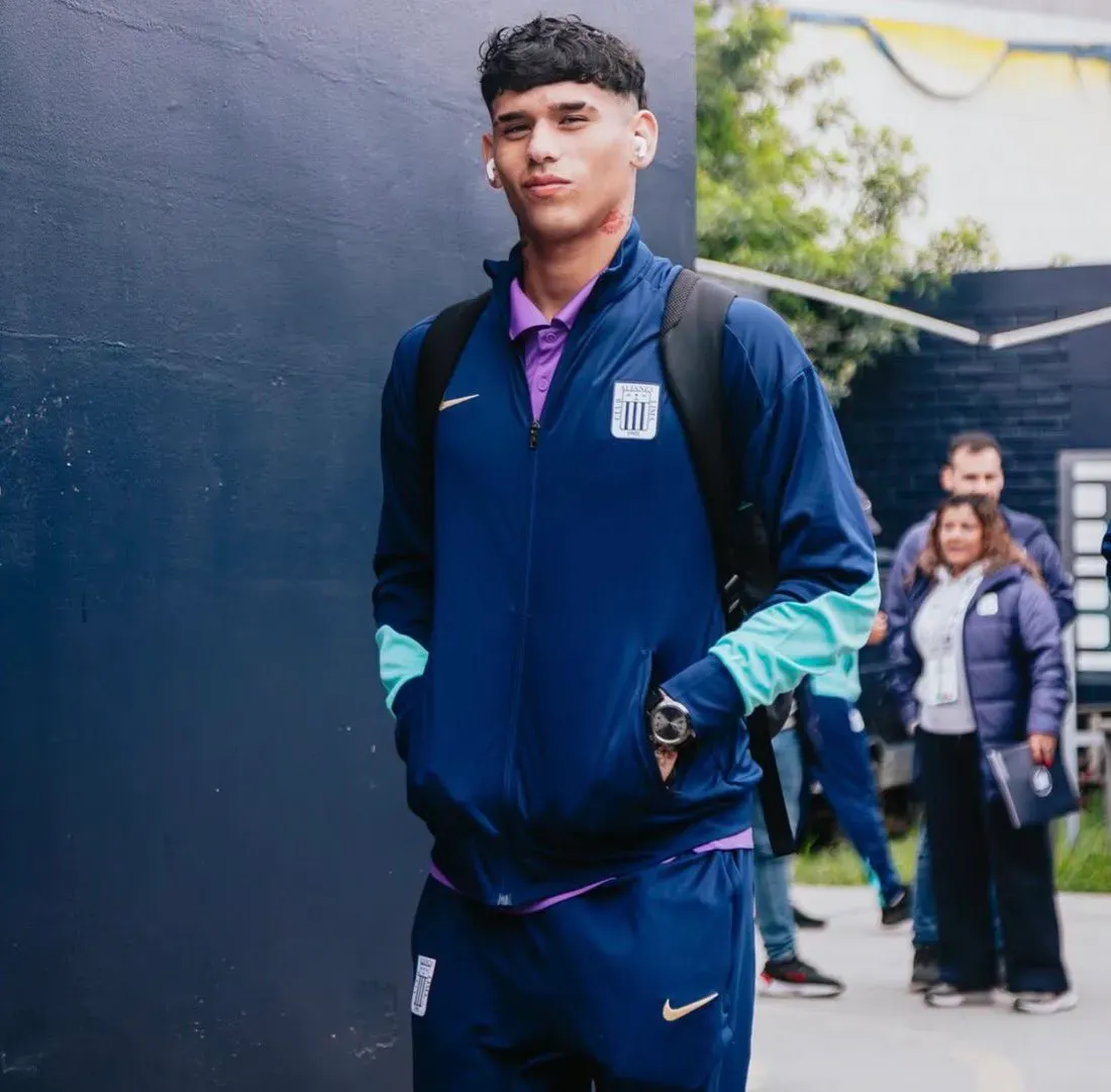 Mauricio Arrasco juega en Alianza Lima. (Foto: X).
