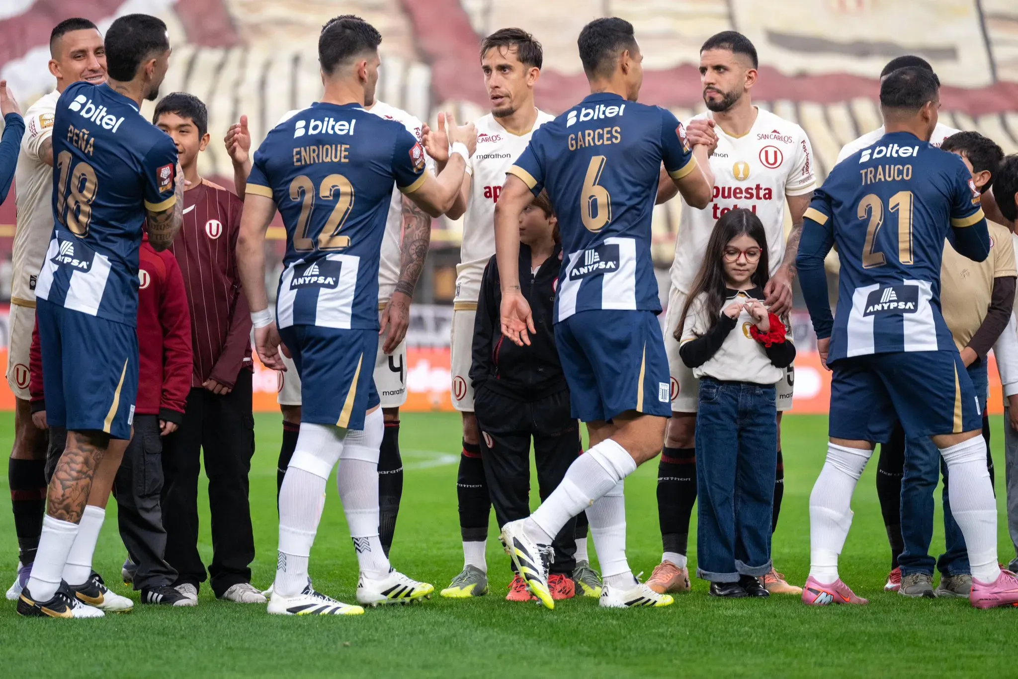 Alianza Lima y Universitario pelean por su fecha de presentación. (Foto: Paloma del Solar).
