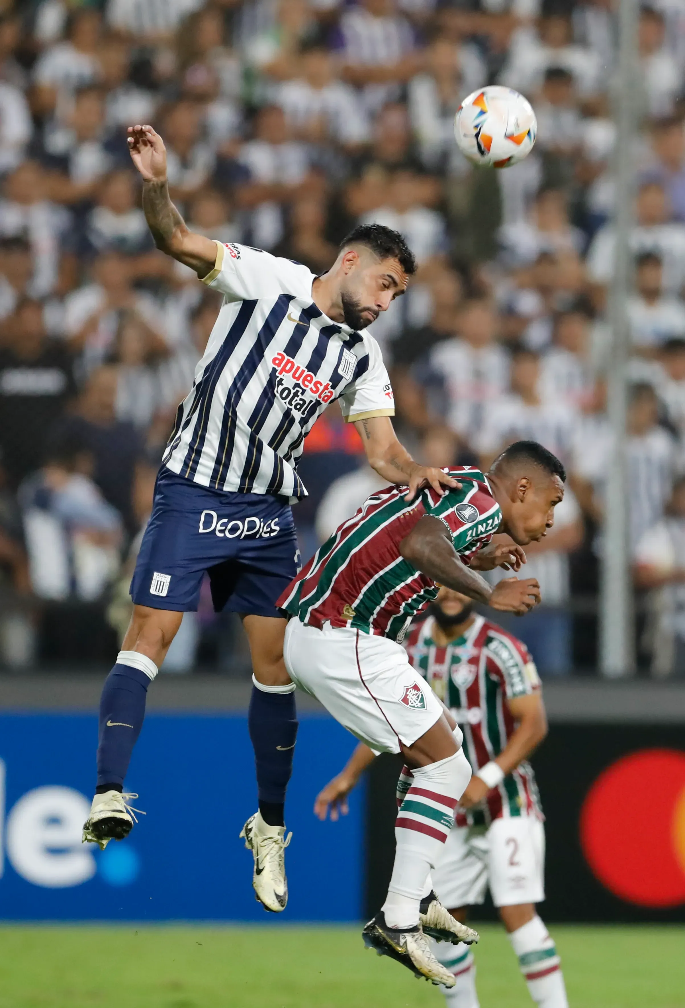 Juan Pablo Freytes en Alianza Lima jugando contra Fluminense por Copa CONMEBOL Libertadores 2024. (Photo by Daniel Apuy/Getty Images)