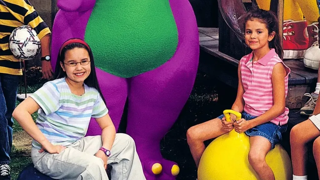 Demi Lovato and Selena Gomez in Barney & Friends. (Source: @PopCrave)
