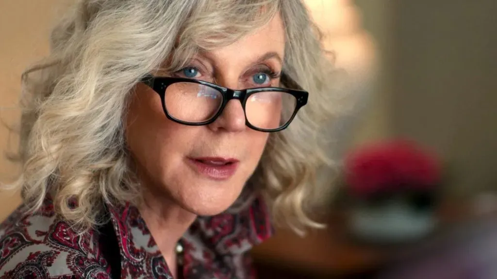 Carol Petersen con lentes