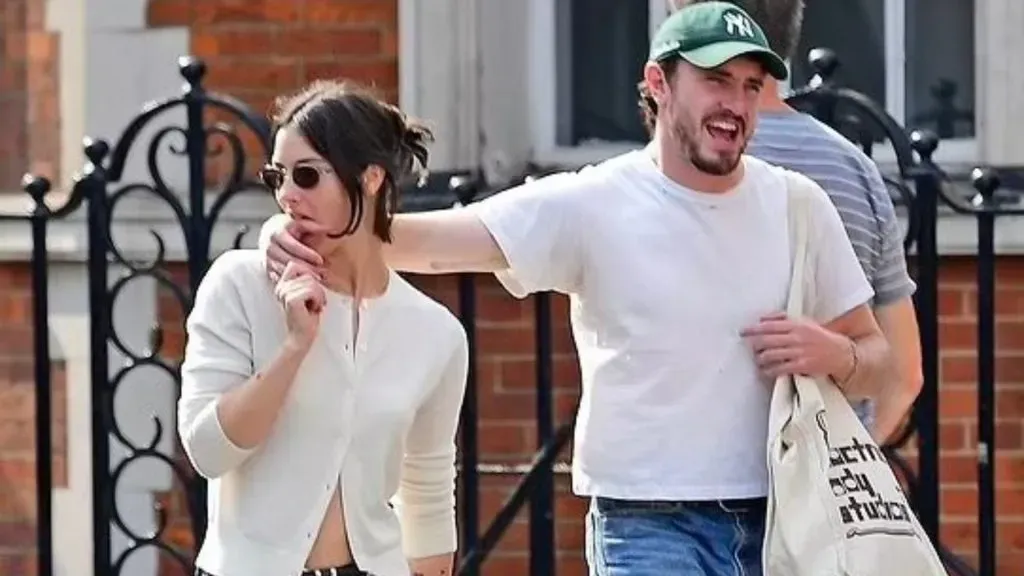 Paul Mescal and Gracie Abrams in 2024. (Source: @_filmcrave)