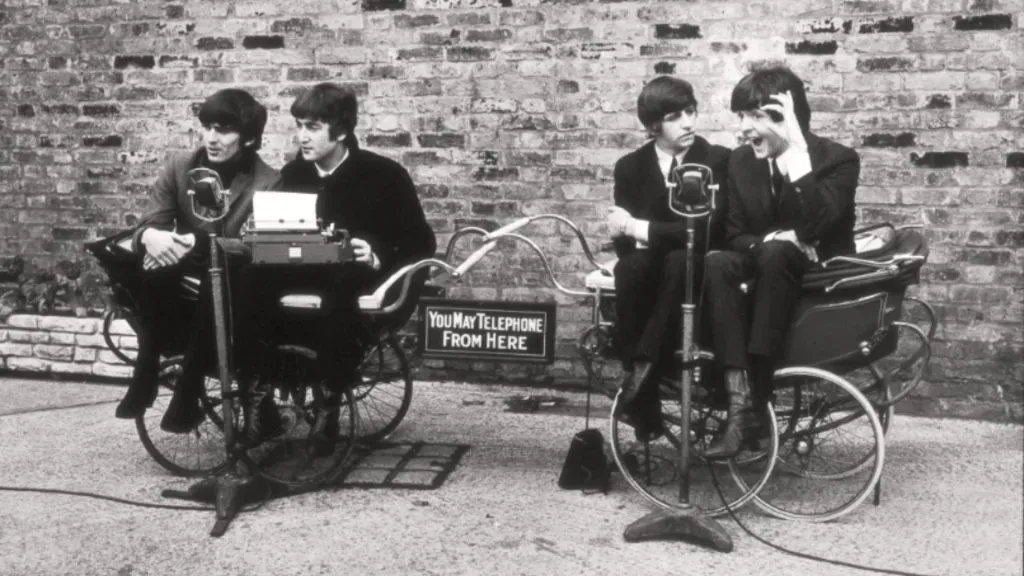 Paul McCartney, John Lennon, George Harrison, Ringo Starr, and The Beatles in ¡Yeah, Yeah, Yeah, Paul, John, George y Ringo! (1964) / IMDb / 1964 – Walt Disney Studios