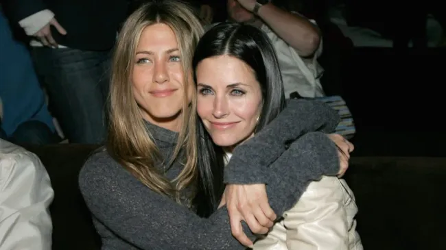 Jennifer Aniston and Courteney Cox (Source: Alberto E. Rodriguez/Getty Images)