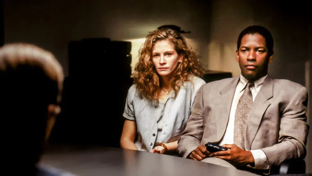 Julia Roberts and Denzel Washington in The Pelican Brief (1993)