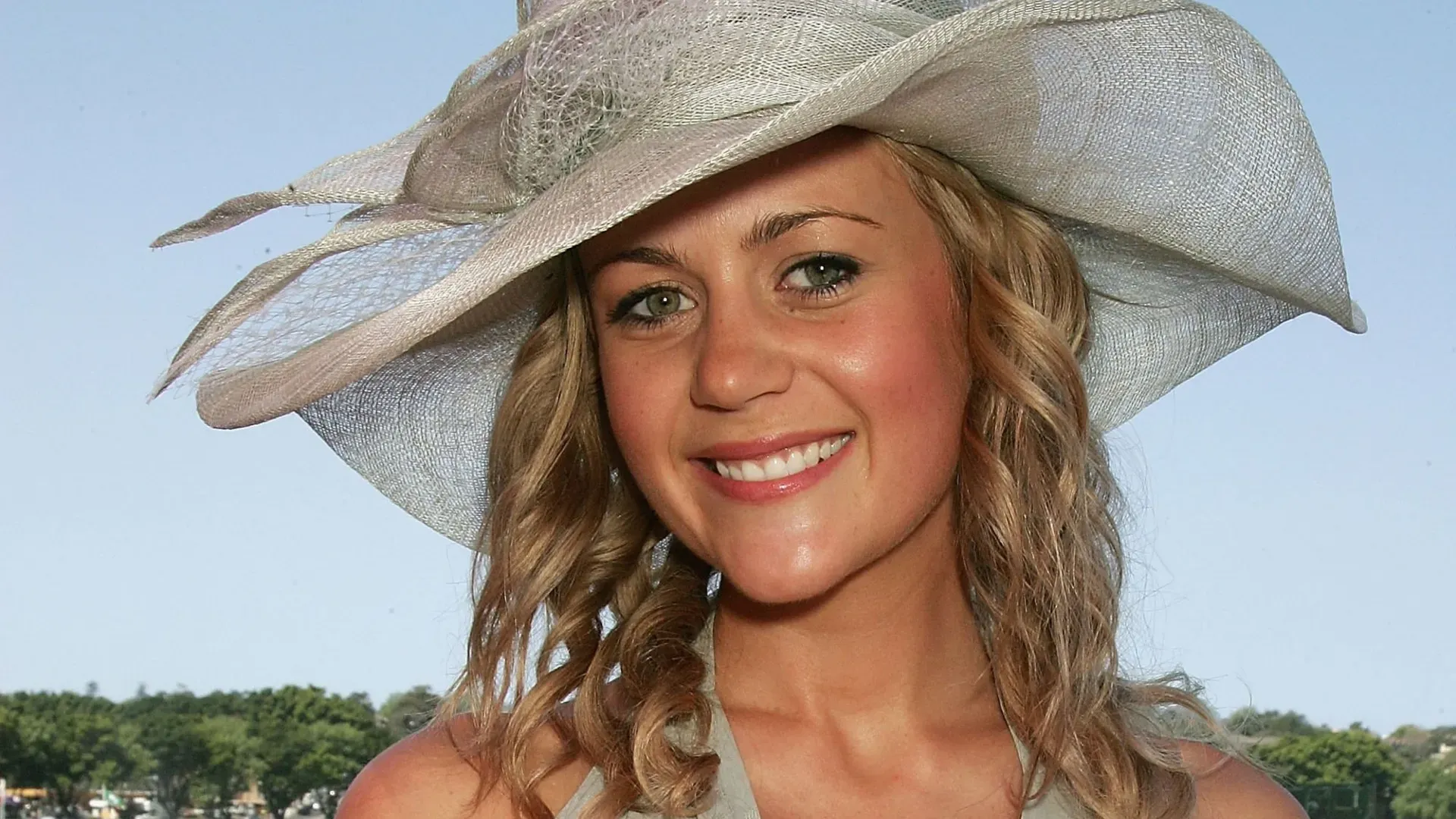 Rachael Carpani attends the Super Saturday Epsom Day, day two of Spring Carnival in 2006. (Source: Patrick Riviere/Getty Images)