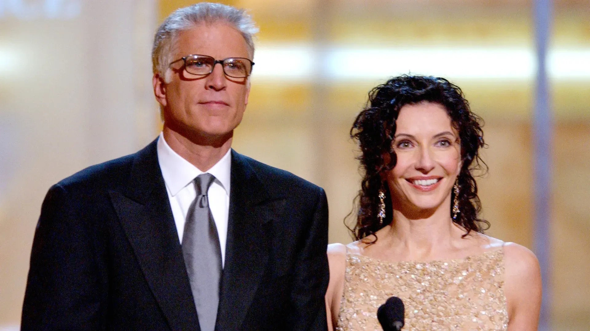 Ted Danson and Mary Steenburgen in 2002 (Source: Vince Bucci/Getty Images)