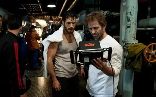 Henry Cavill y Zack Snyder en 'Man of Steel'