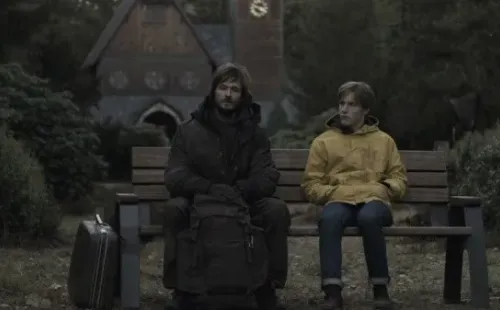Jonas con Jonas. Sí, esto es posible en Dark. (Imagen: Netflix)