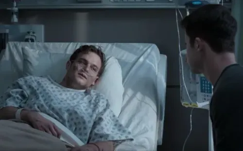 Justin, antes de morir, junto a Clay.