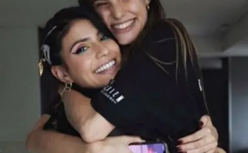 Macarena Achaga y Bárbara López, juntas.