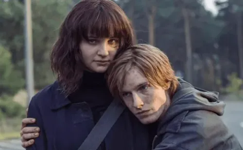 ‘Martha’ y ‘Jonas’, en la serie ‘Dark’.