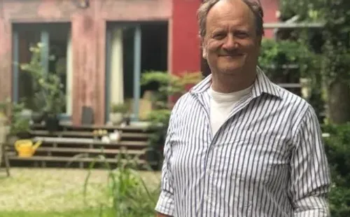 Félix, el dueño de la casa en donde se filmó ‘Dark’.