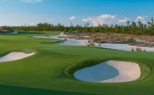Cancha de golf en el Hotel Albany (albanybahamas.com)