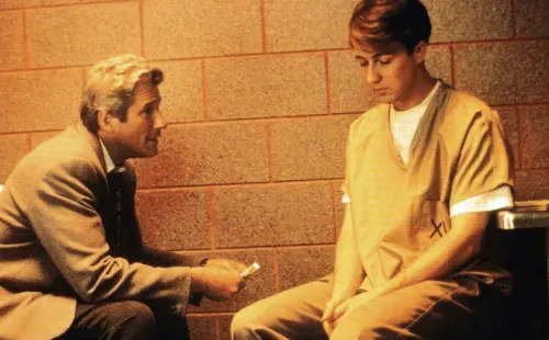 Edward Norton con Richard Gere en Primal Fear de 1996 (IMDB)