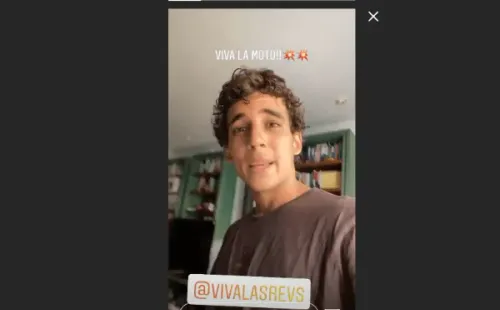 Miguel Herrán mostrando en Instagram cómo fue su accidente en moto.