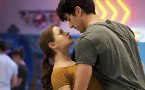 Joey King y Taylor Zakhar Perez se hicieron muy buenos amigos durante el rodaje