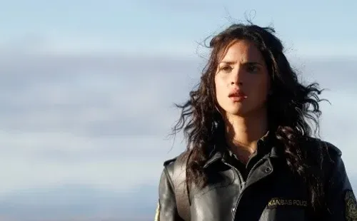 Adria Arjona en Emerald City (GETTY)