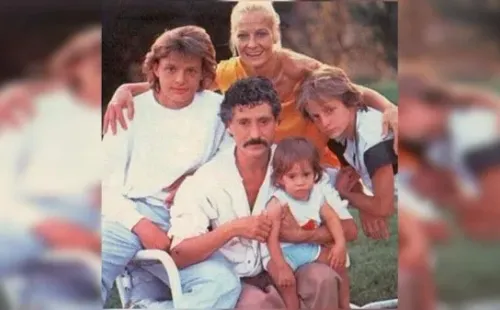 Luis Miguel con su familia madre Marcela Basteri y padre Luisito Rey