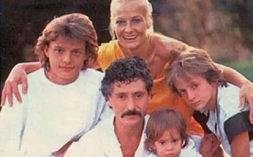 La familia de Luis Miguel. Foto: Revista Quién